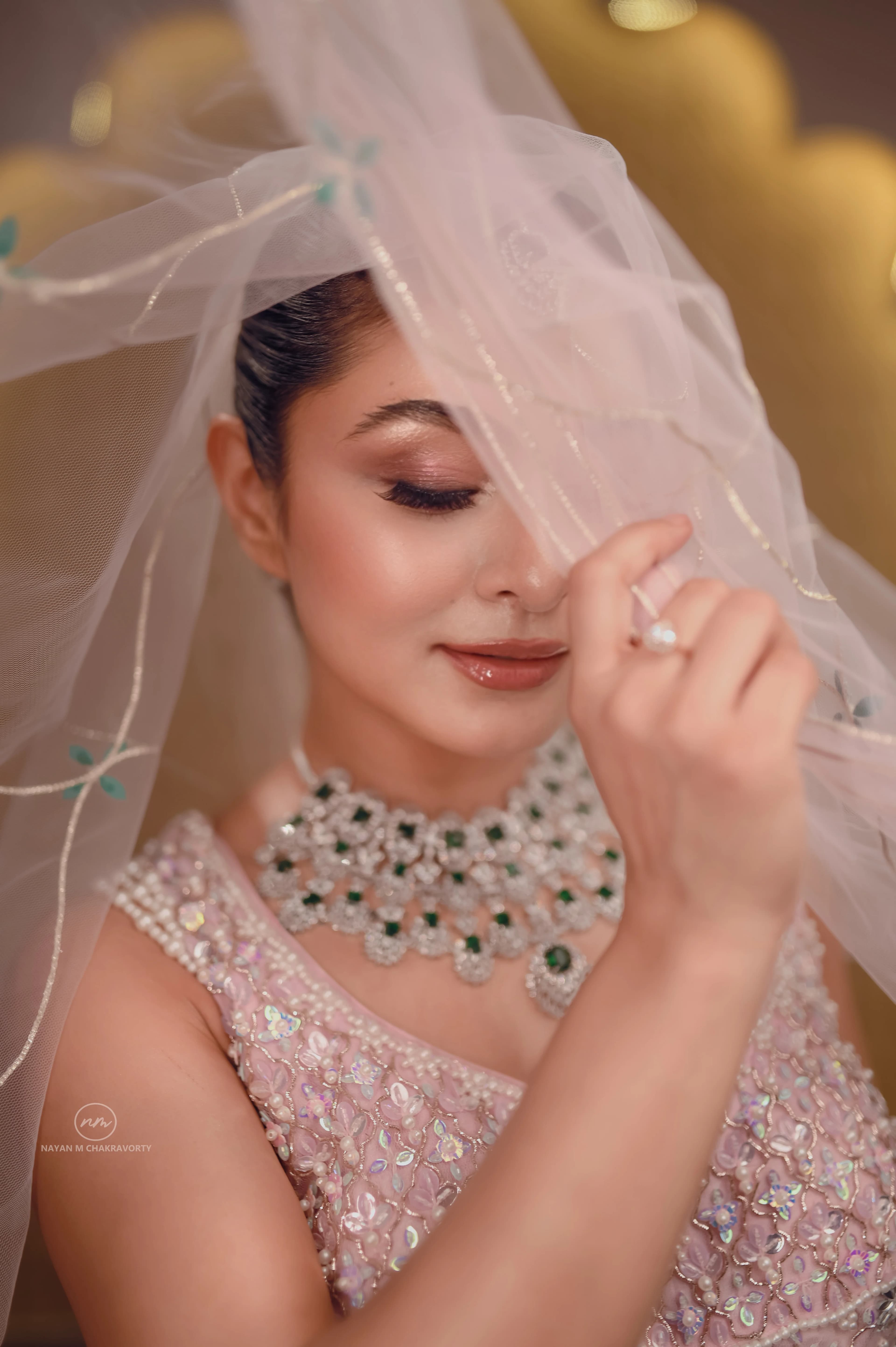 Gilded Glamour glamorous bridal makeover featuring golden accents by Peehu Deka